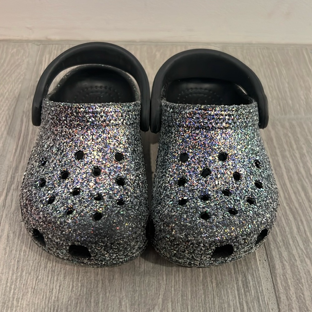 Toddler Crocs size 6